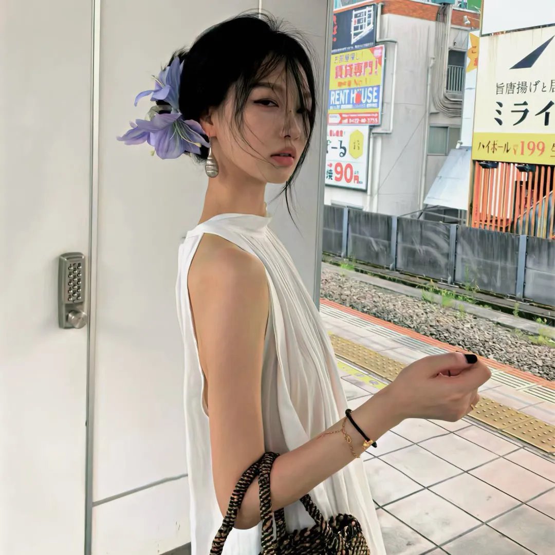 朦胧的山荷叶